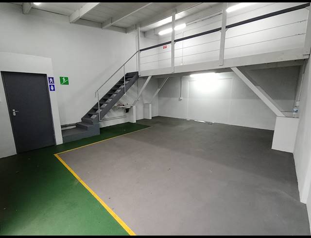 67M² MINI FACTORY TO LET IN ALTON